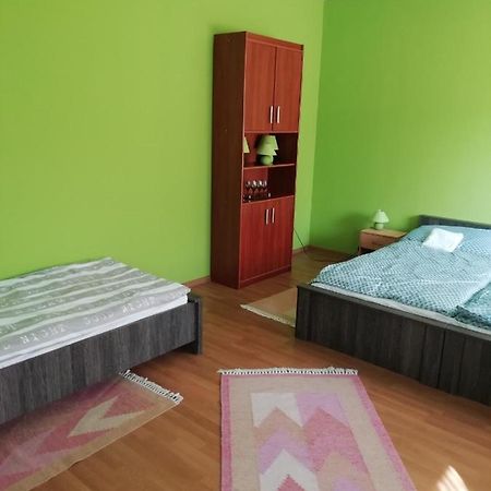 Rokus Apartman Lägenhet Szeged Exteriör bild